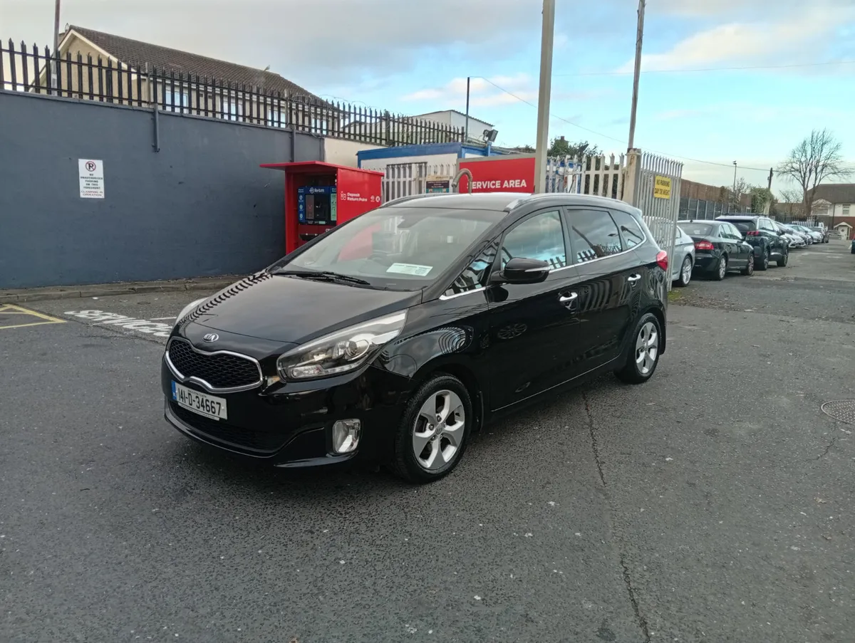Kia Carens 2014 low mileage - Image 3
