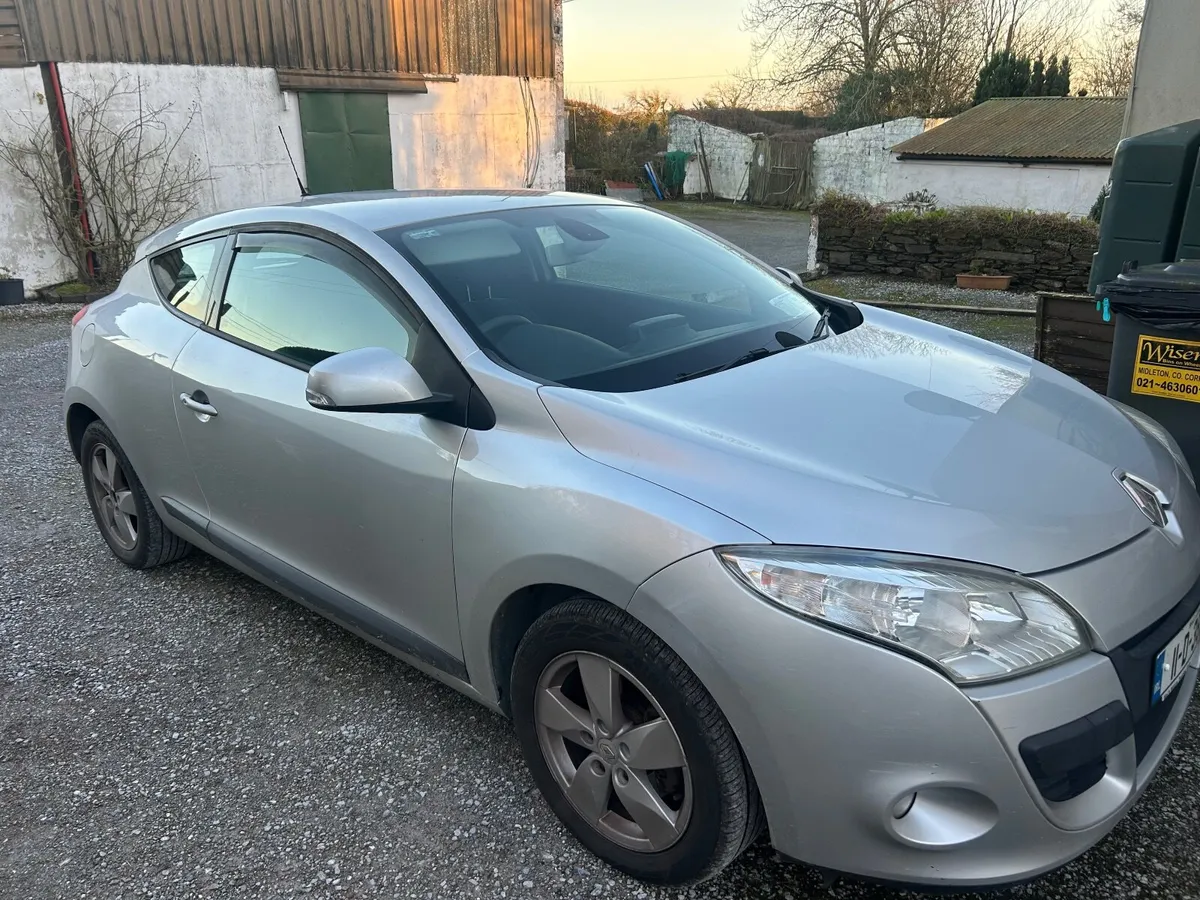 Renault Megane 2011 - Image 1