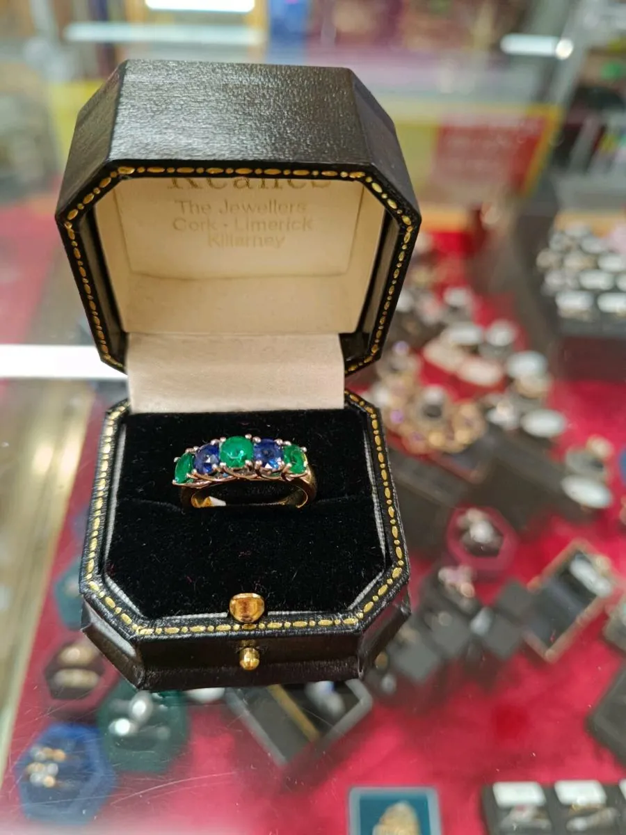 Blue Sapphire & Emerald Ring , 18k Yellow Gold - Image 2