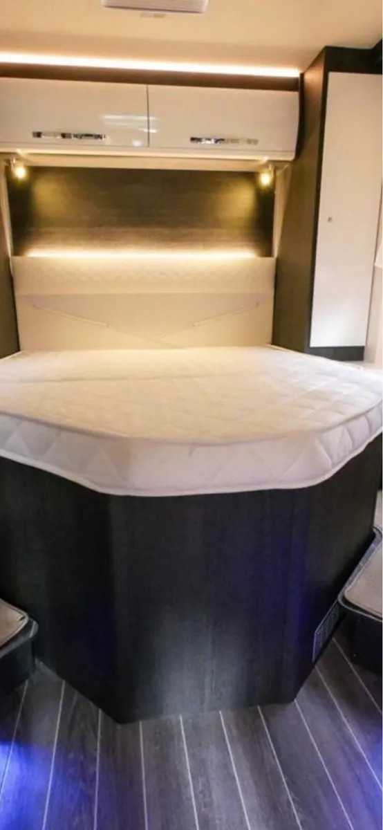 Automatic 242 Rollerteam Motorhome - Image 3