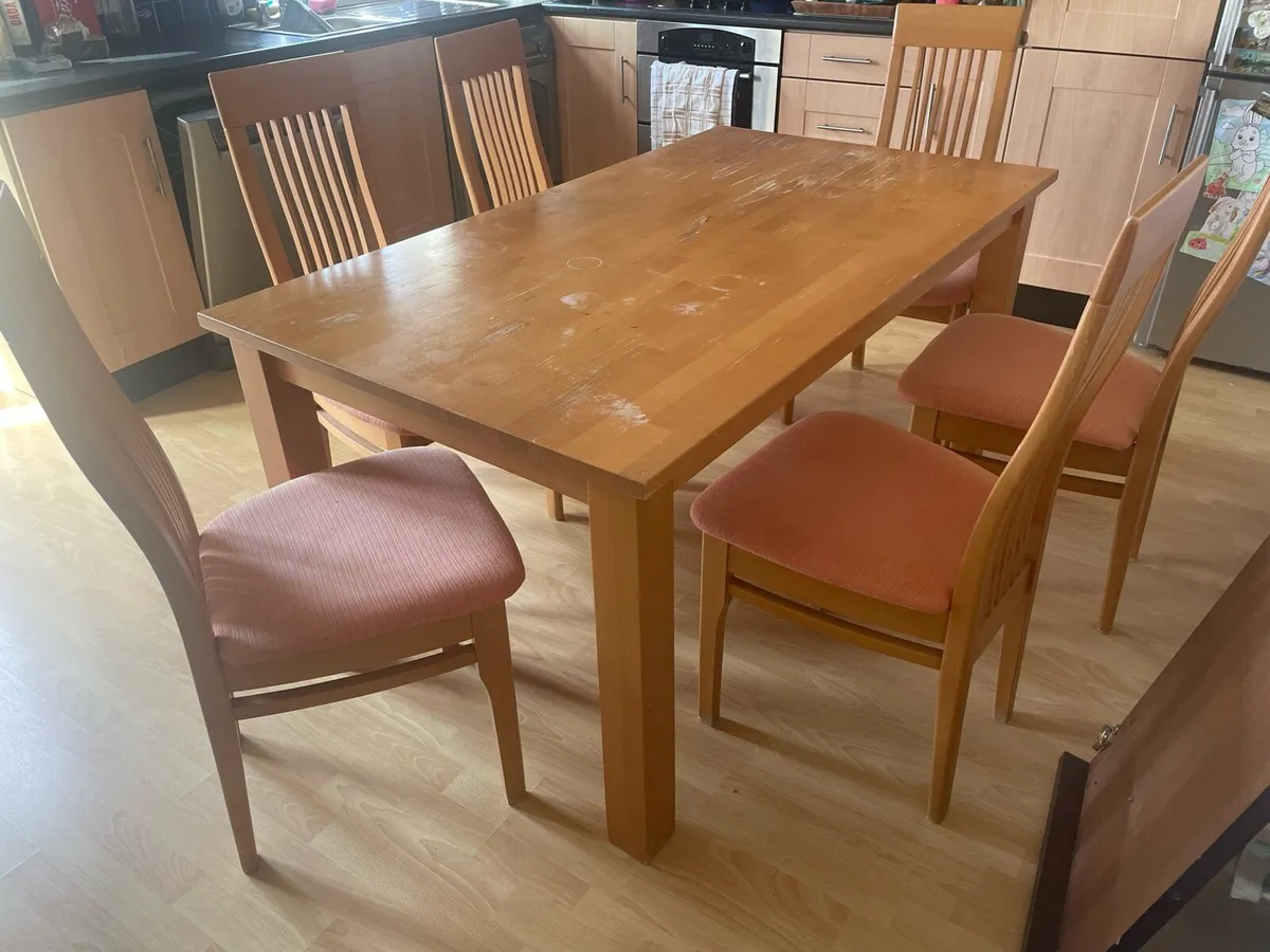 Kitchen table & chairs - Image 1
