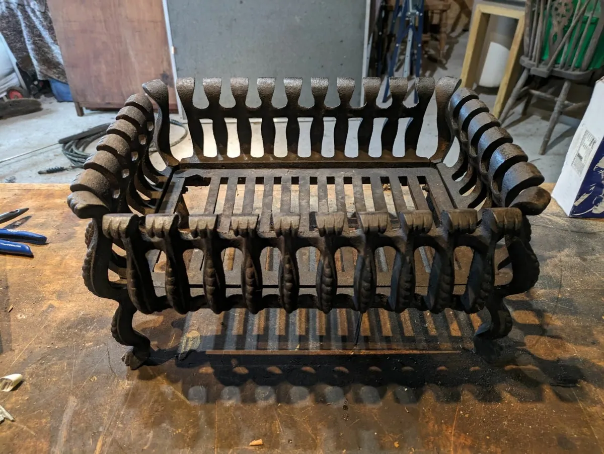 Fire basket - cast iron