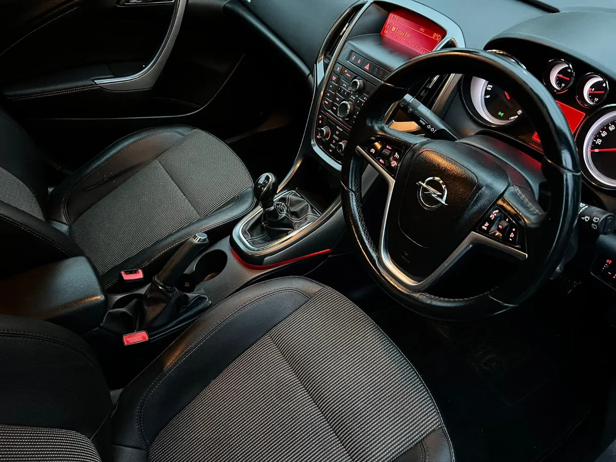 Opel Astra 2013 1.3 CDTi new nct 8/26 tax 12/25 - Image 4