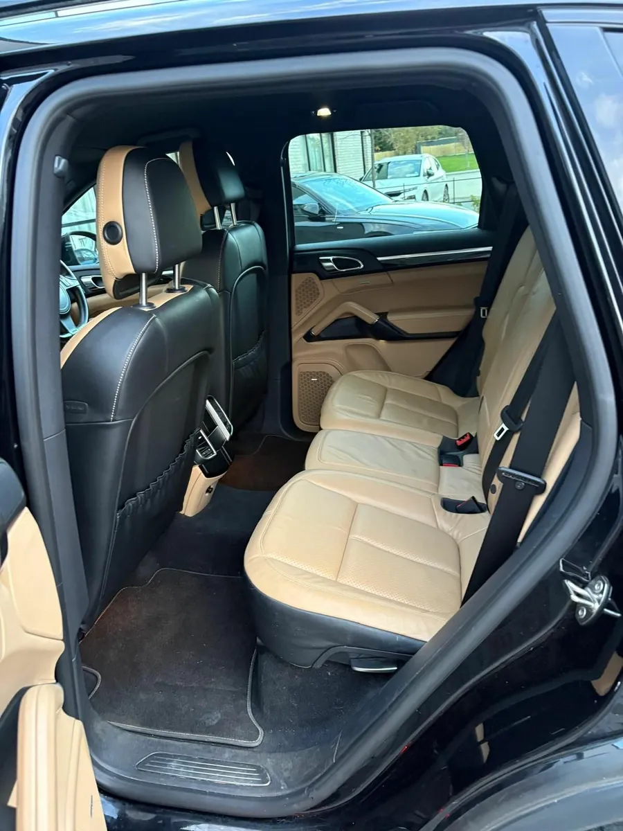 Porsche Cayenne 2014 - Image 2