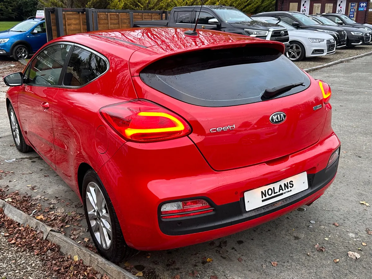 KIA PROCEED 2 ISG 1.6 DIESEL ONLY 40,000MLS! - Image 4