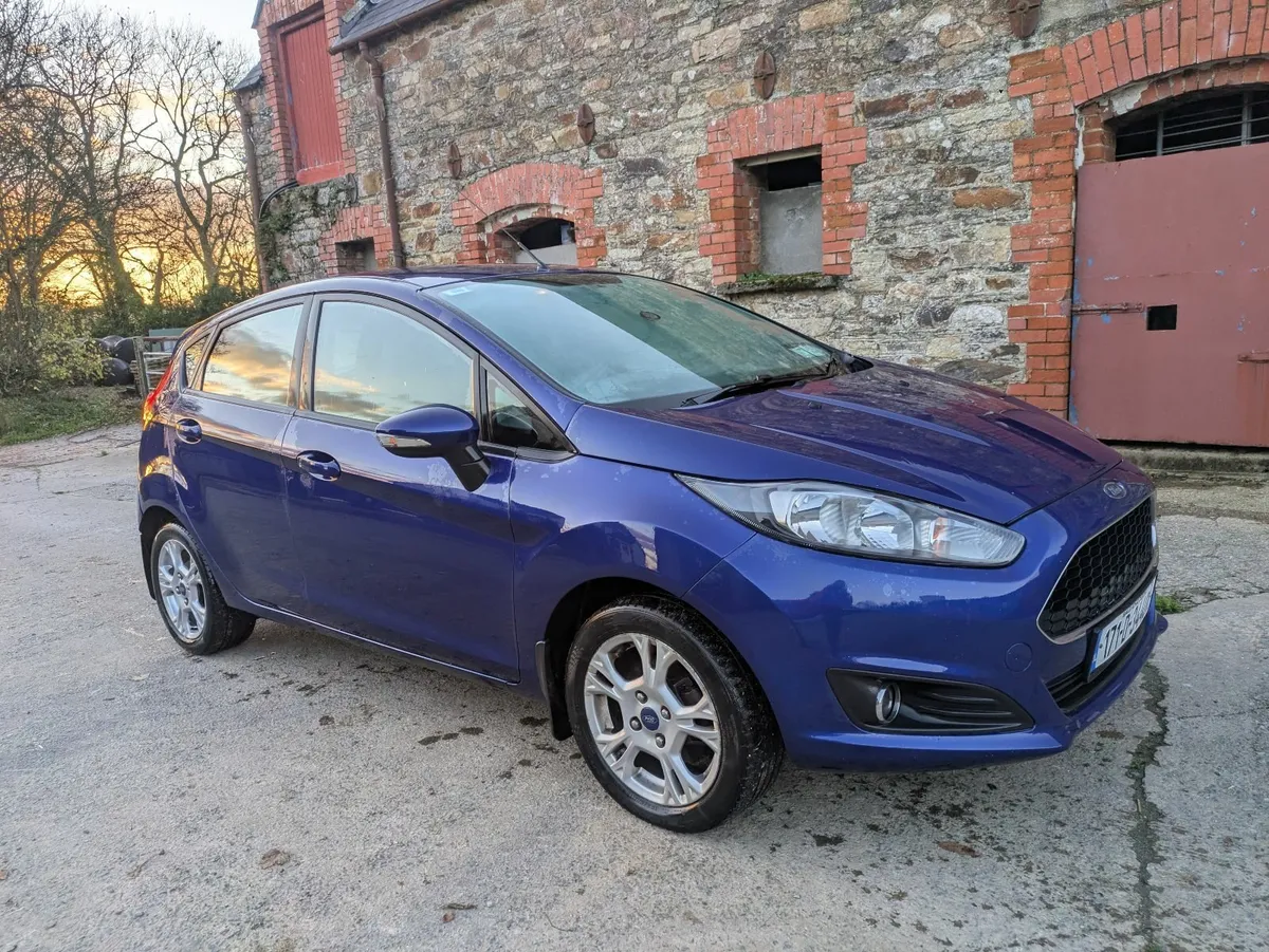 2017 Ford Fiesta 1.25 Zetec Hatchback - Image 3