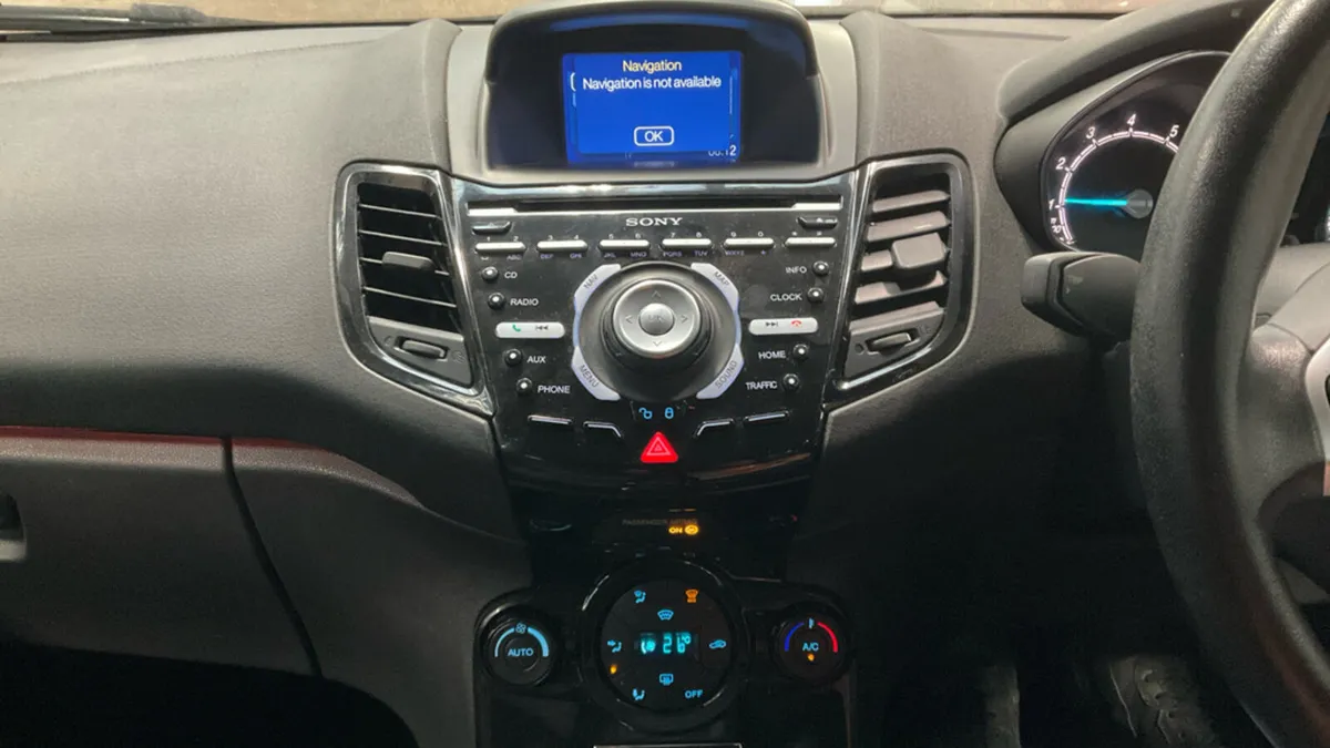 2015 Ford Fiesta TITANIUM 1.0 Petrol - Image 2