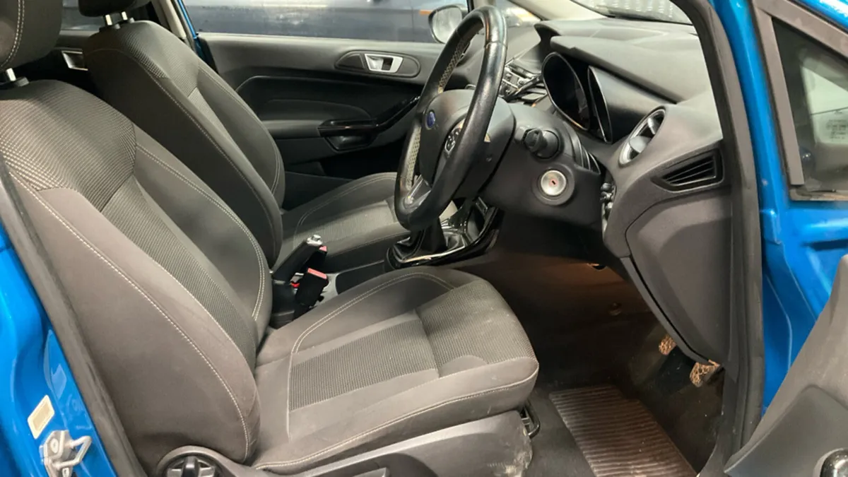 2015 Ford Fiesta TITANIUM 1.0 Petrol - Image 3