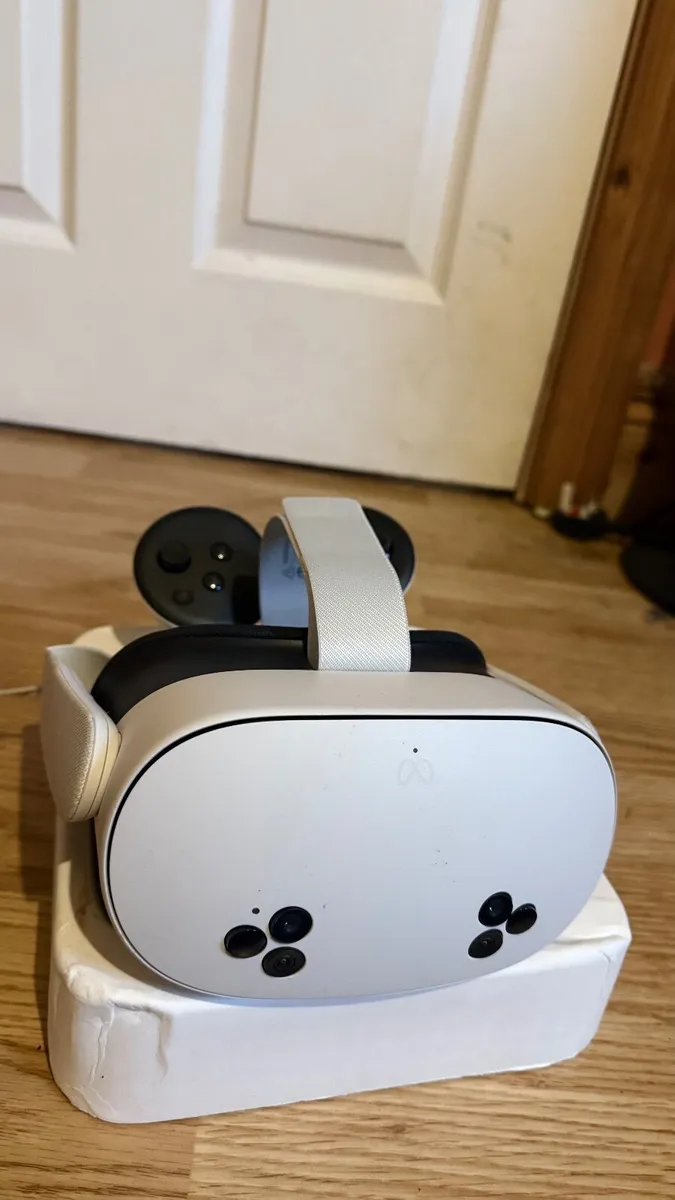 Meta Quest 3s - Image 2