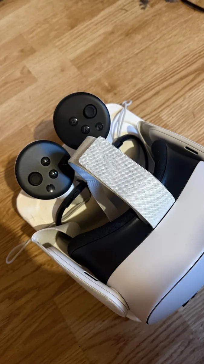 Meta Quest 3s - Image 3