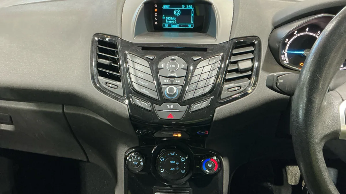 2015 Ford Fiesta 1.2 Petrol ZETEC - Image 2