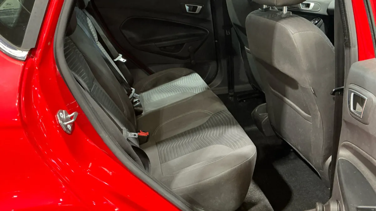 2015 Ford Fiesta 1.2 Petrol ZETEC - Image 4