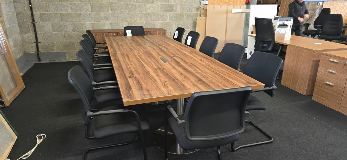 Executive Meeting table suite - Image 1