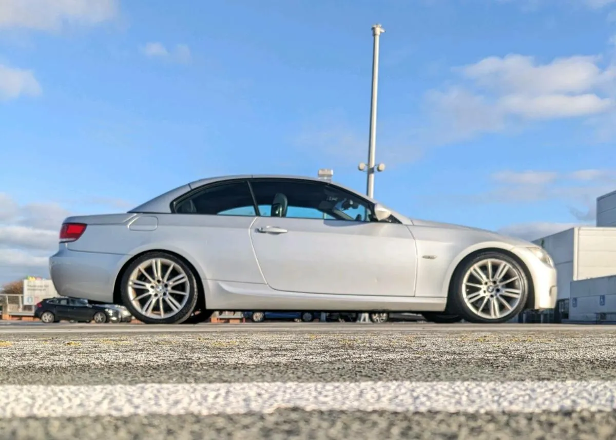 BMW E93 325i M Sport Convertible - Image 2