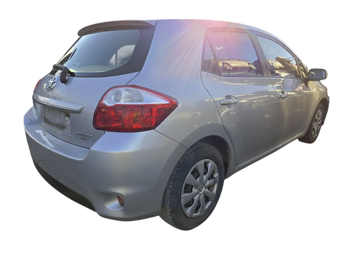 2010 TOYOTA AURIS For Breaking/Dismantling - Image 3