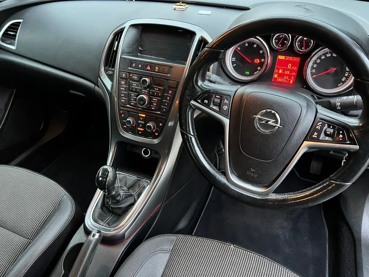 Opel Astra 2013 1.7 CDTI new nct 8/26 tax 1/26 - Image 3