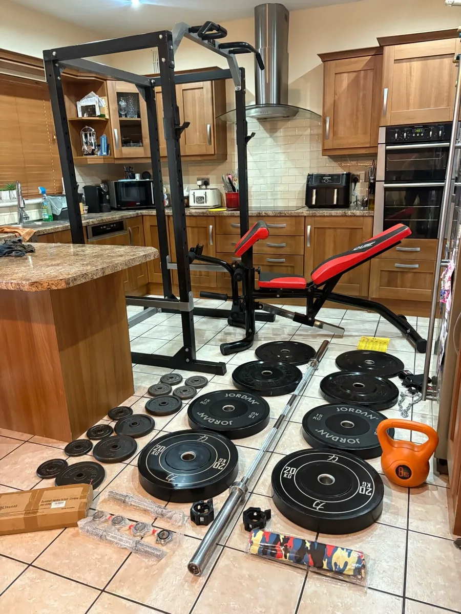 FANTASTIC GUM SQUAT POWER RACK OLYMPIC WEIGHT SET! - Image 1