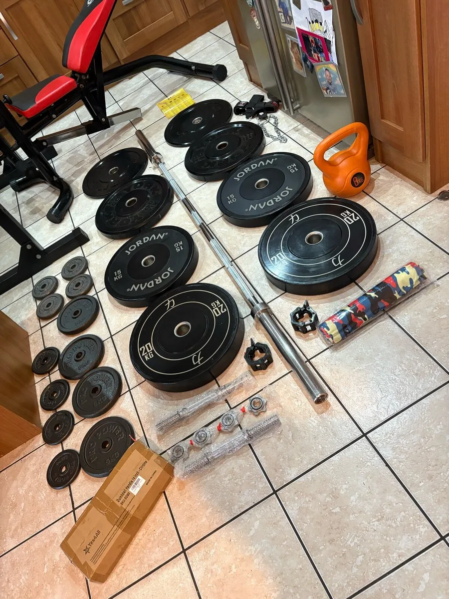 FANTASTIC GUM SQUAT POWER RACK OLYMPIC WEIGHT SET! - Image 2