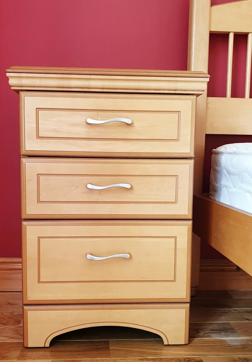 Complete rossmore bedroom furniture set - Image 2