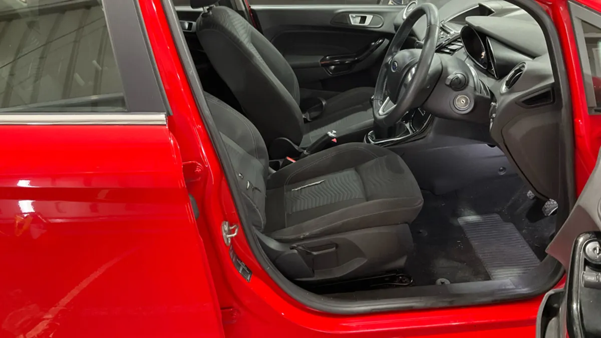 2014 Ford Fiesta 1.0 Petrol ZETEC - Image 3