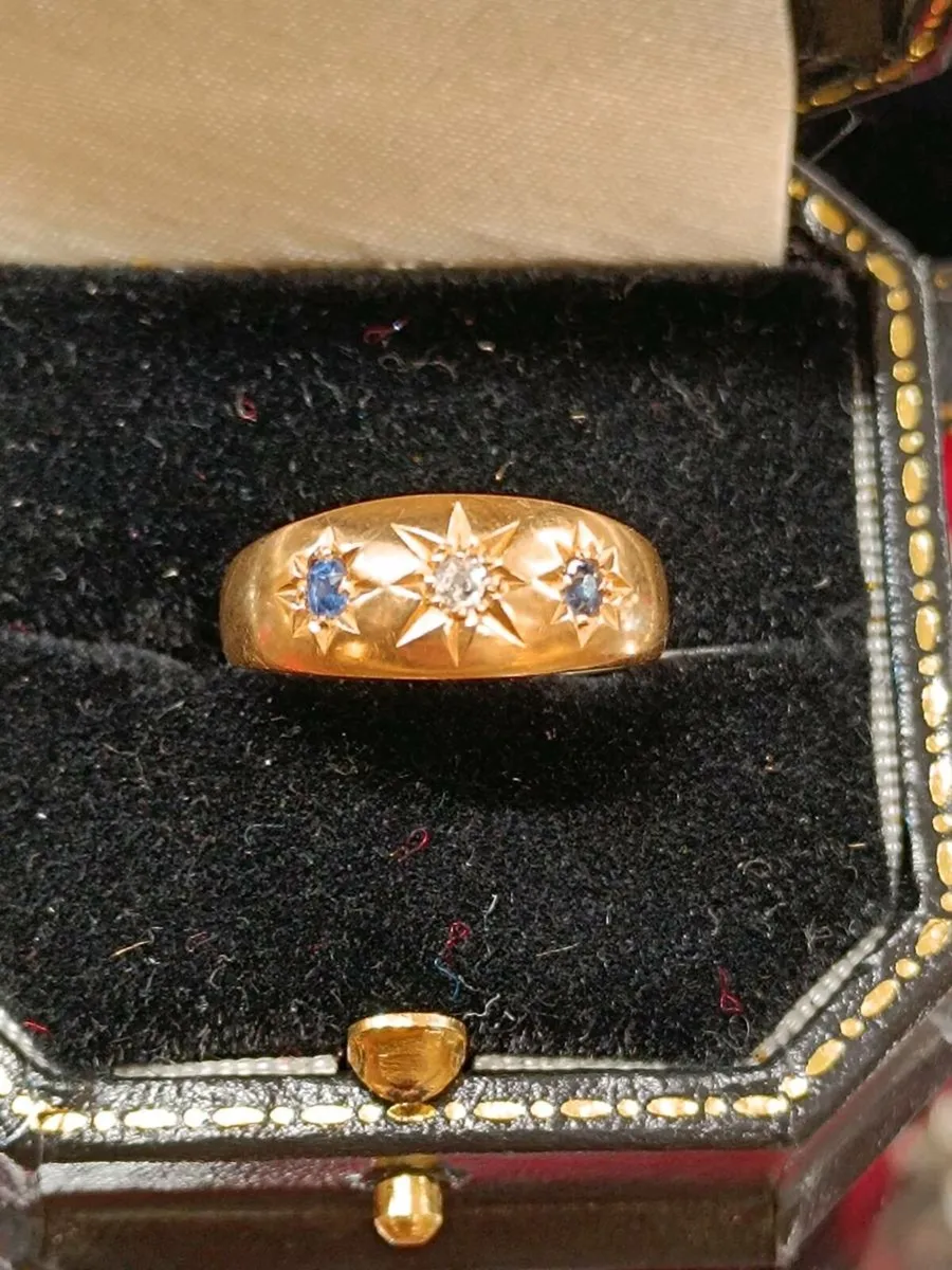 18 K Gold Sapphire & Diamond Vintage Gypsy Ring - Image 1