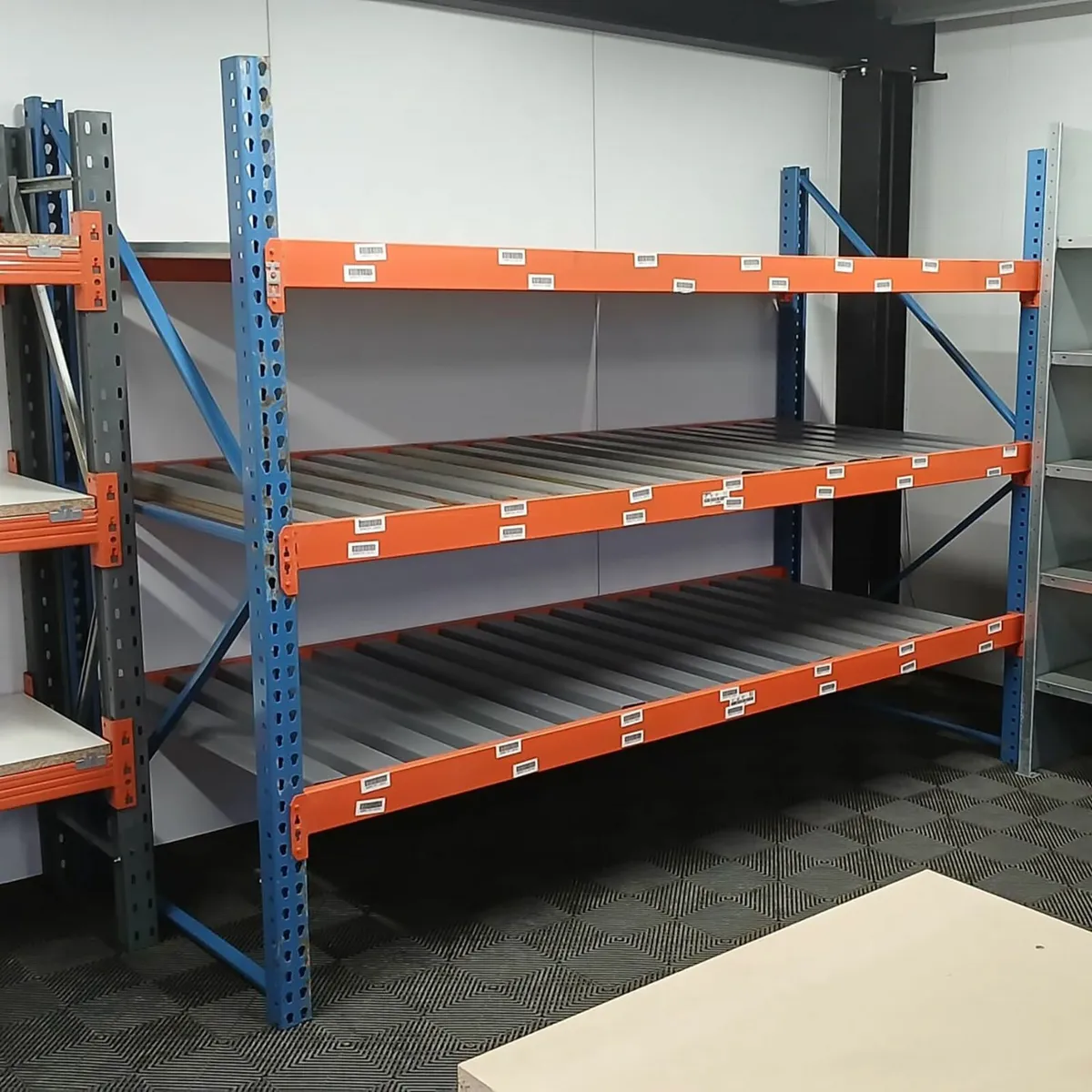 3.2m Used Garage Shelving (ref:LS033) - Image 4