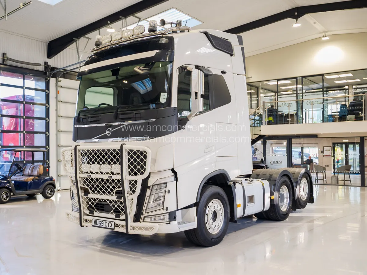 2019 (69) VOLVO FH 540 GLOBETROTTER 6X2 TAG AXLE - Image 3