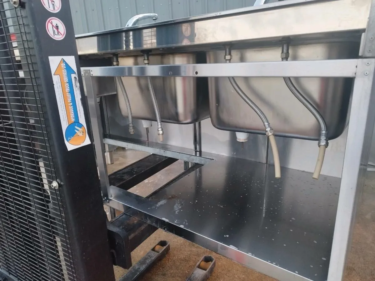 Three bowl sink - Image 2