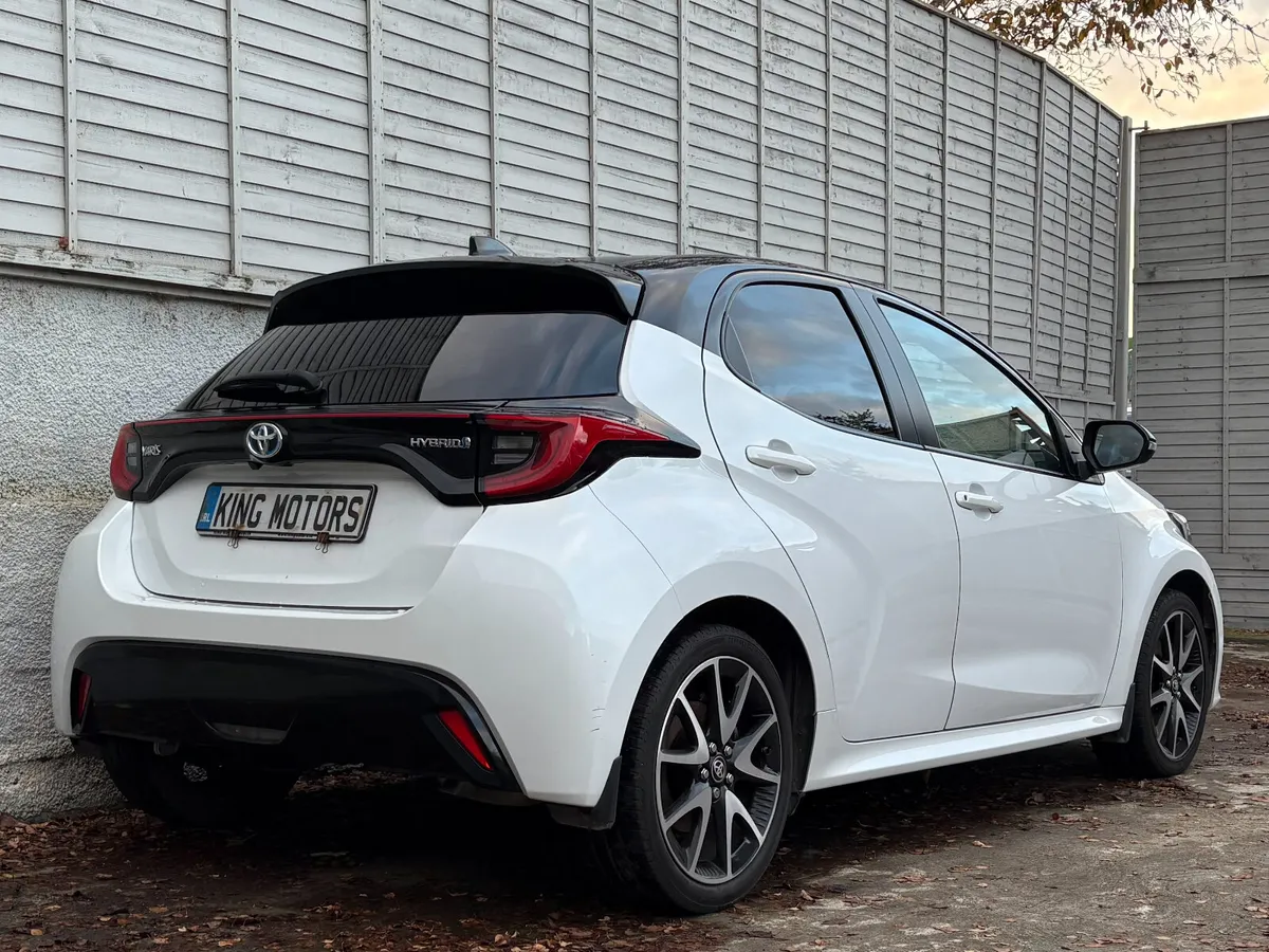 Toyota Yaris 2022 / PREMIER / HYBRID / HEAD UP - Image 3