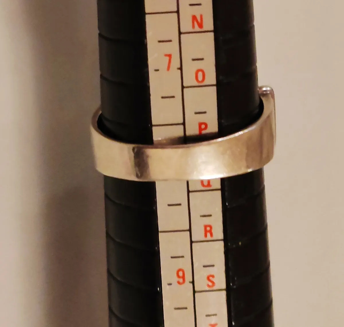 Retro sterling silver ring with purple central sto - Image 4