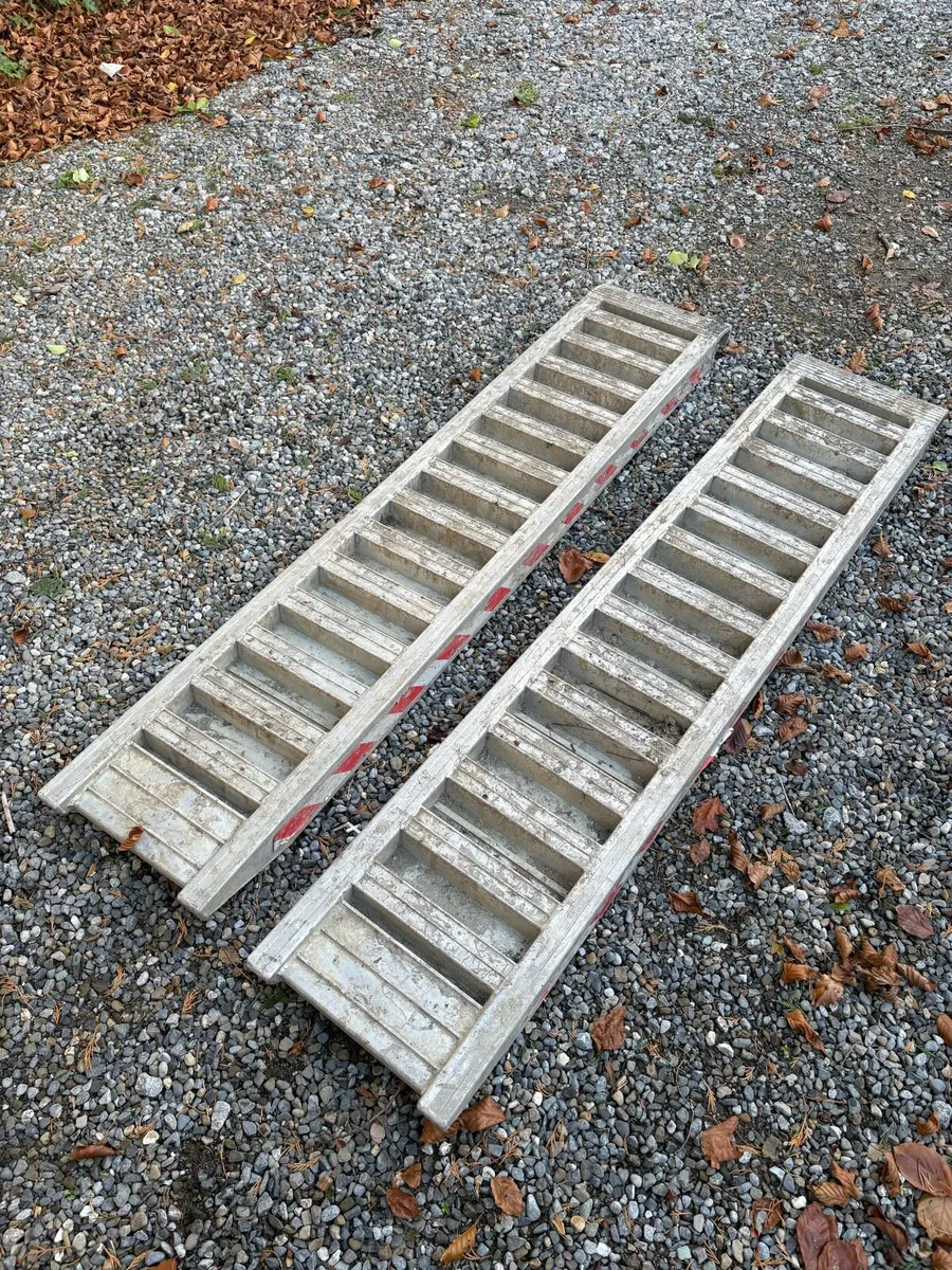 6ft trailer ramps 2000kg - Image 1