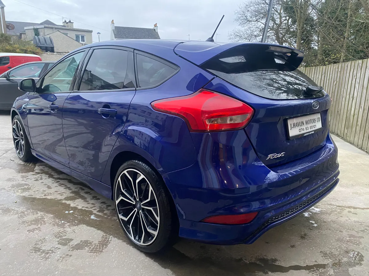 July 2017 Ford Focus ST-Line TDCi 120 - Image 4