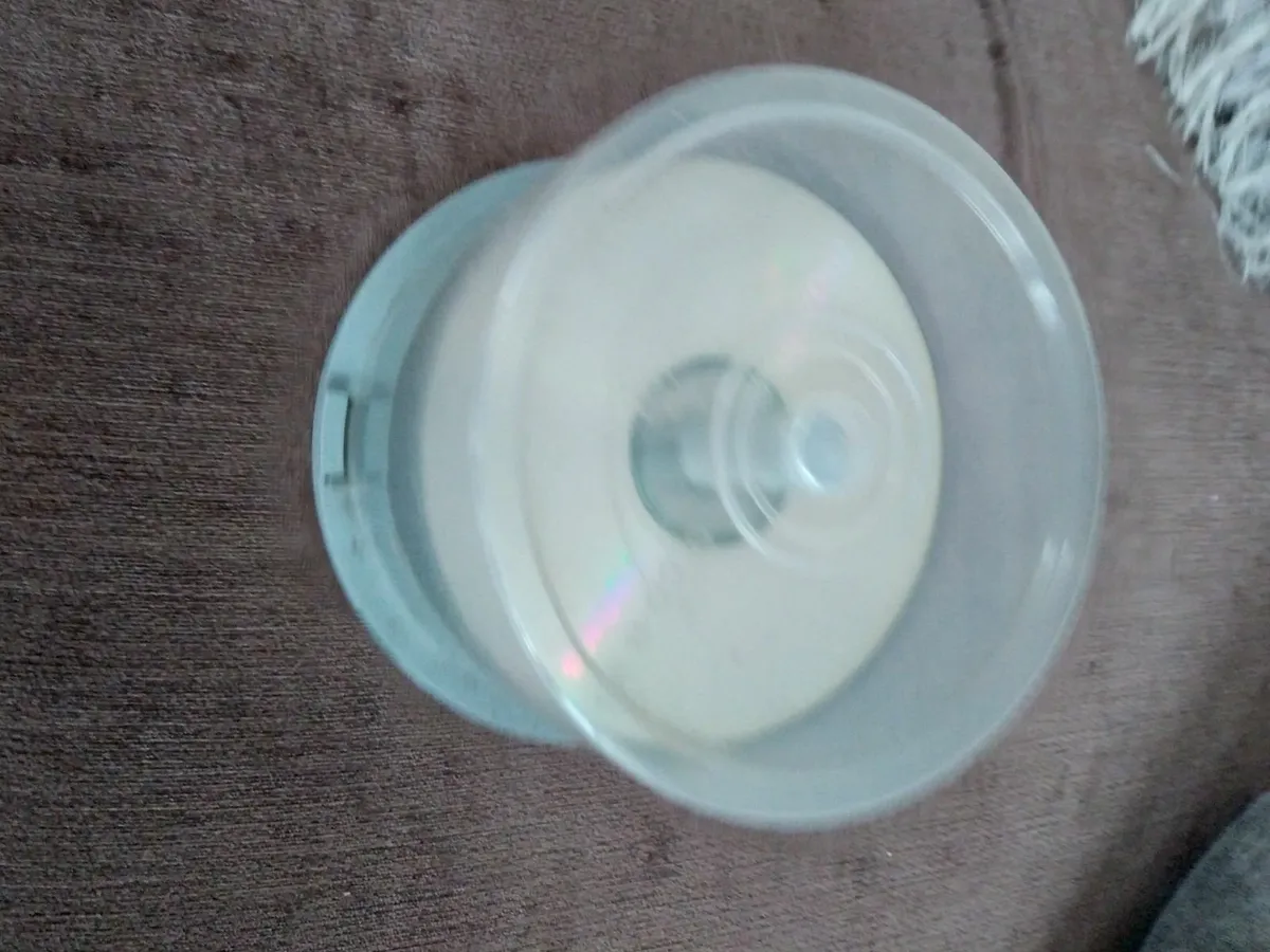 30 blank maxell CDs - Image 1