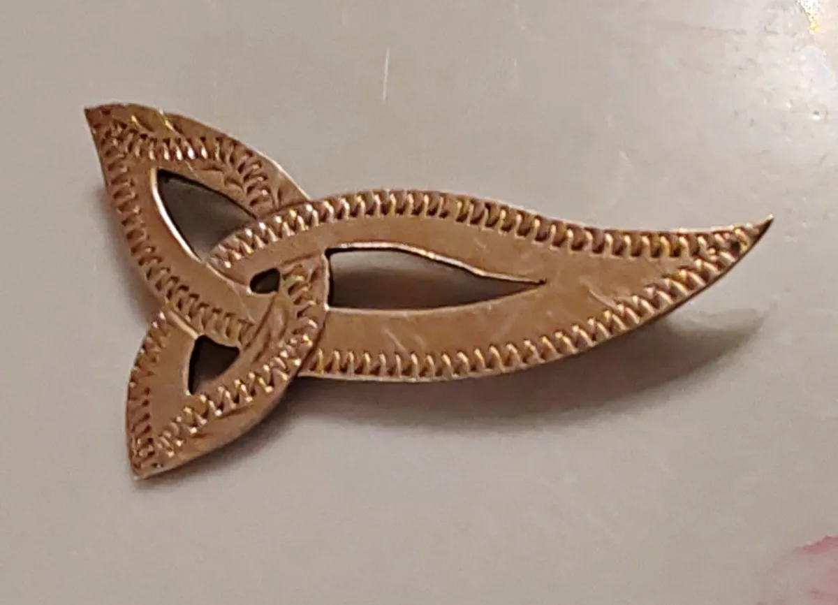 Sterling silver brooch with Celtic design - Image 2
