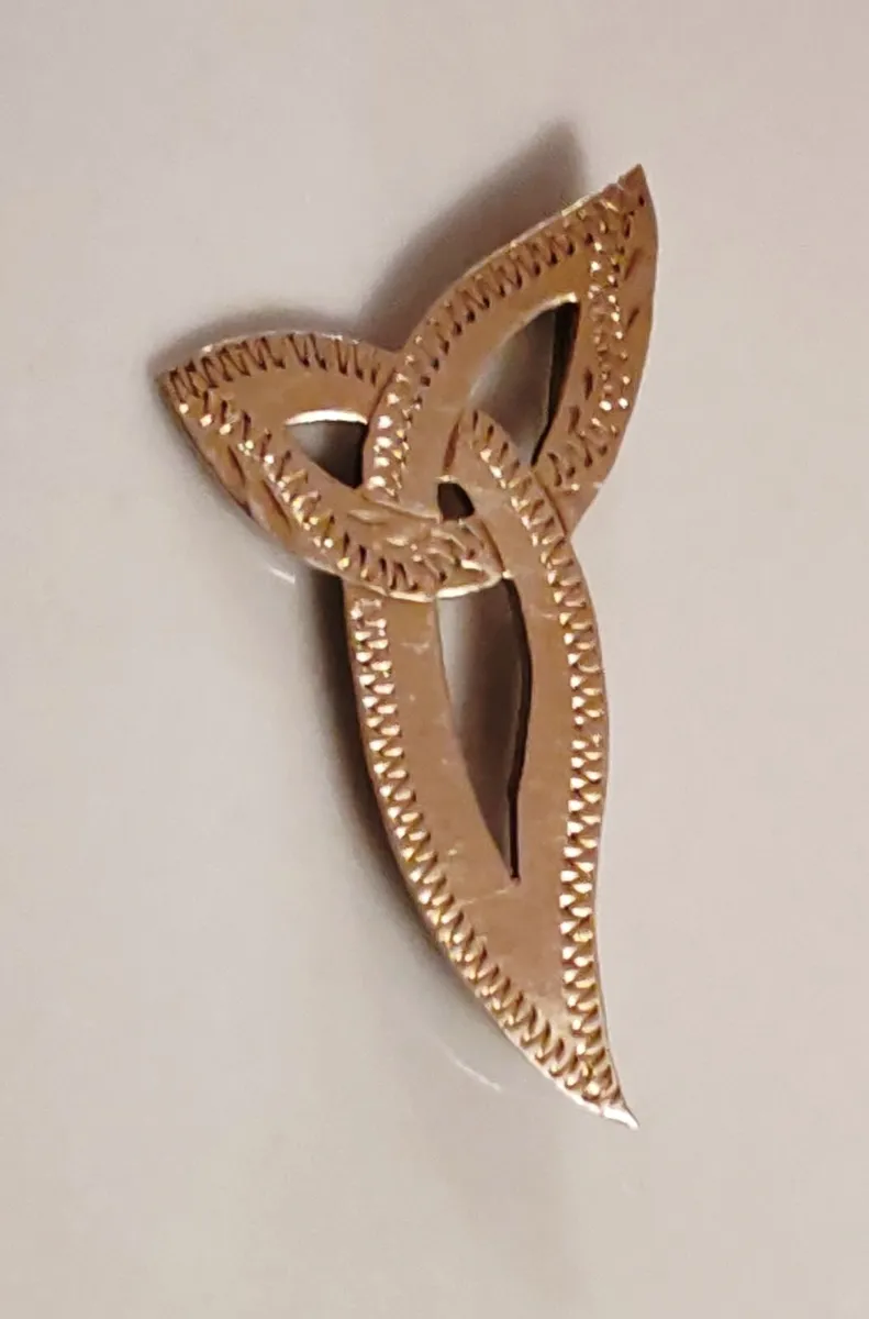 Sterling silver brooch with Celtic design - Image 1