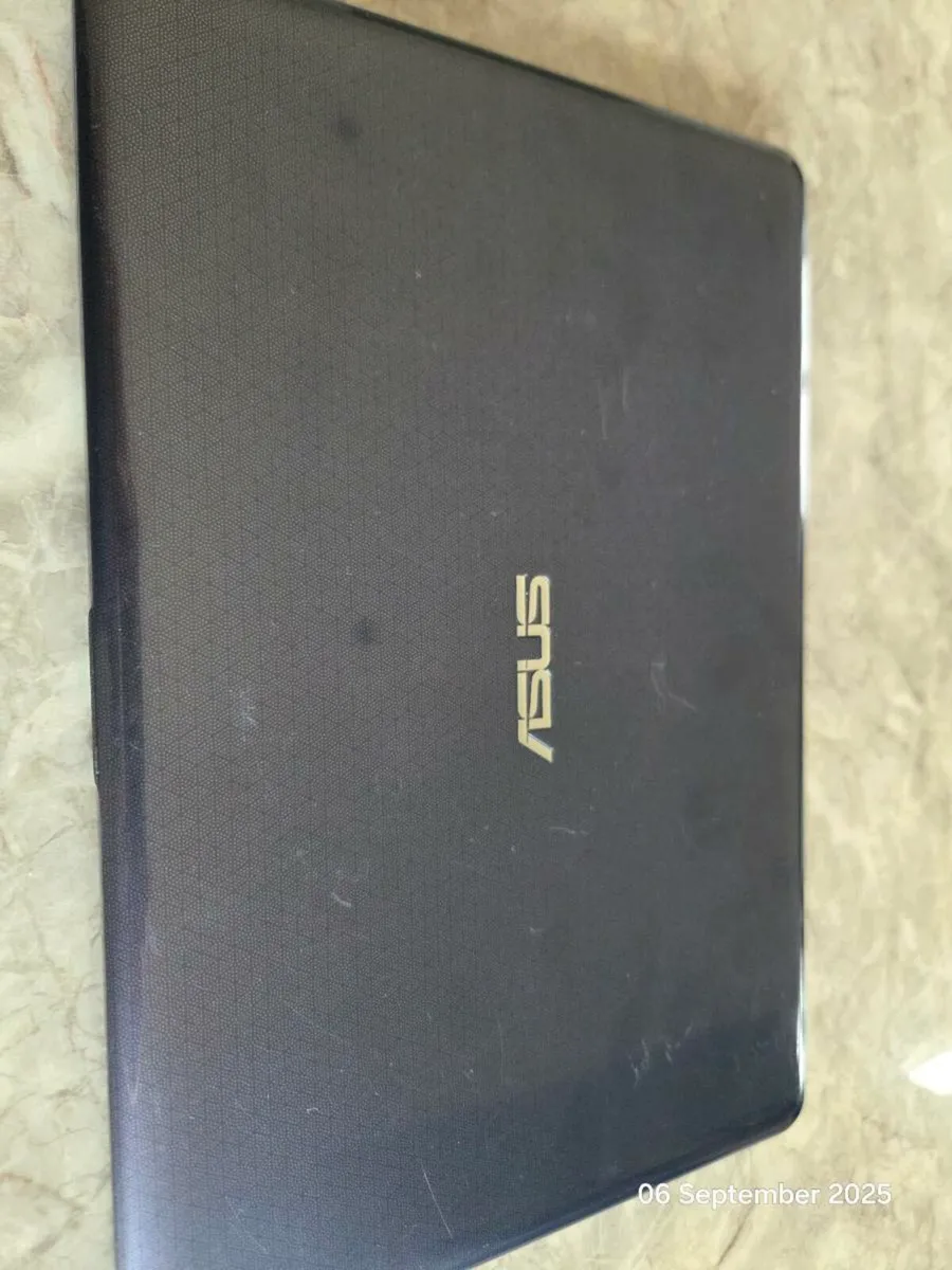Asus laptop - Image 2
