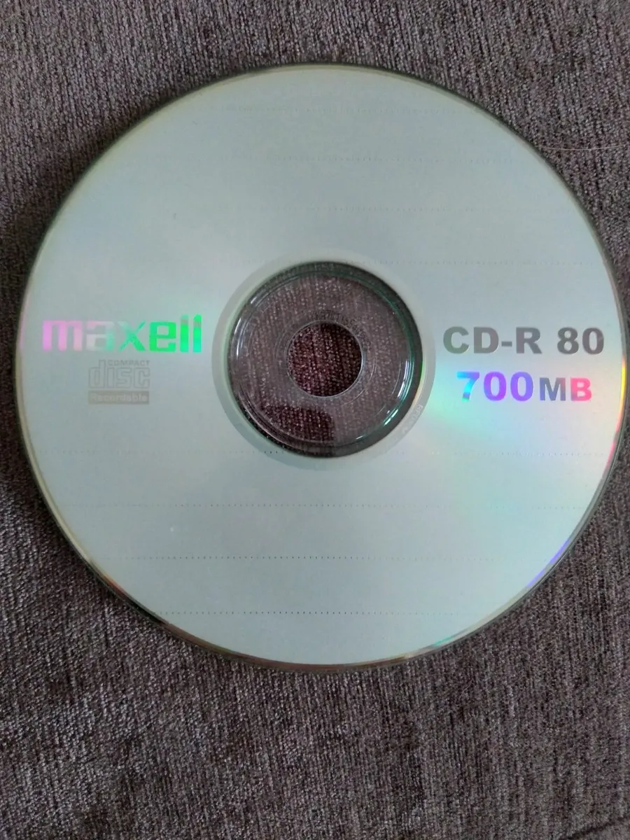 30 blank maxell CDs - Image 3