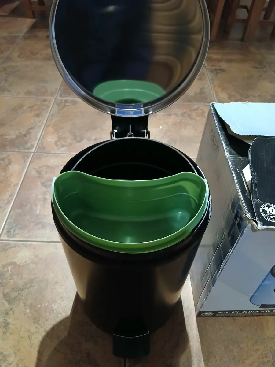Brabantia 20lt pedal bin with bio bucket. - Image 3
