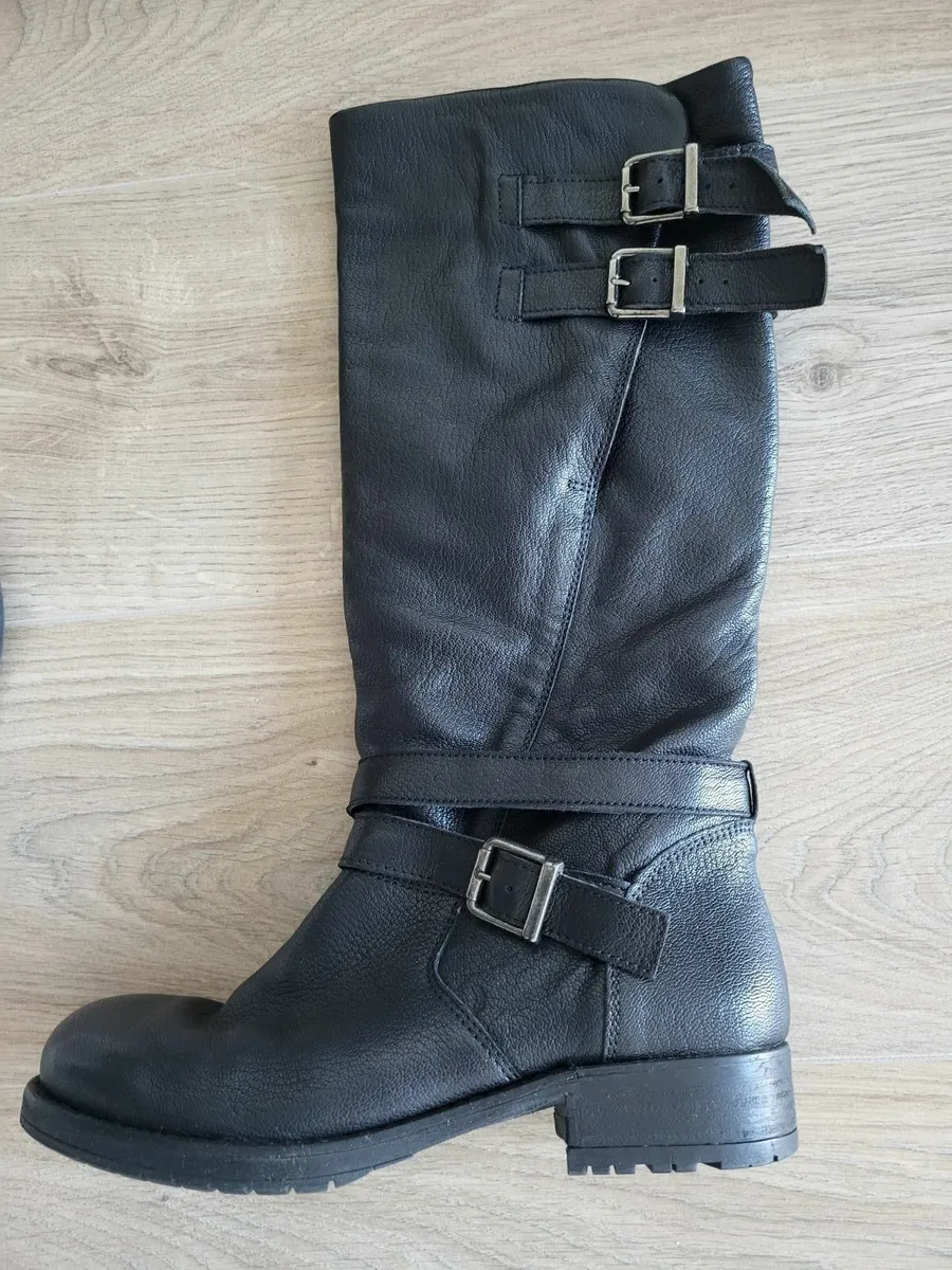 Clarks leather Womens boots, size 6 - Image 4
