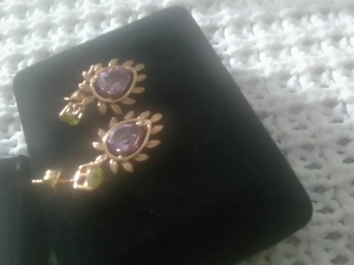 Stg silver rose  amethyst & peridot drop earrings - Image 3
