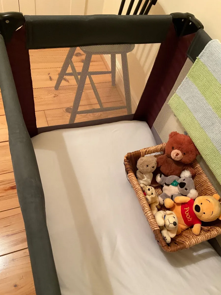 Child’s travel cot - Image 1