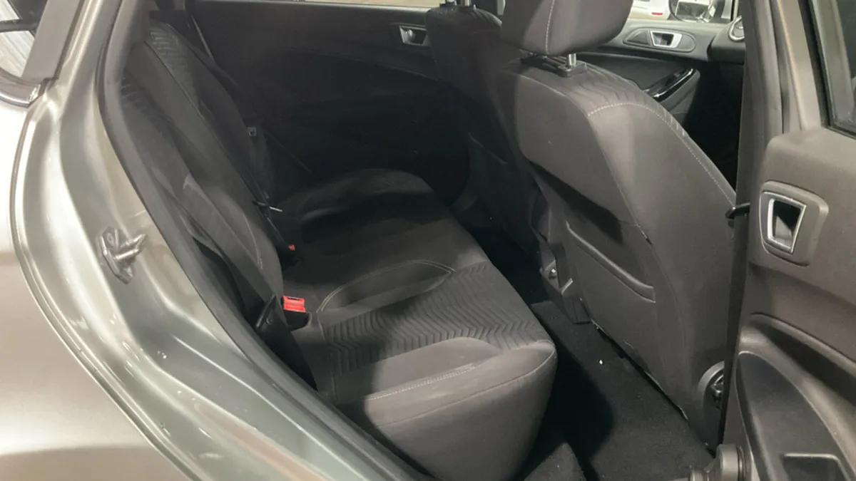 2015 Ford Fiesta TITANIUM 1.0 Petrol - Image 4