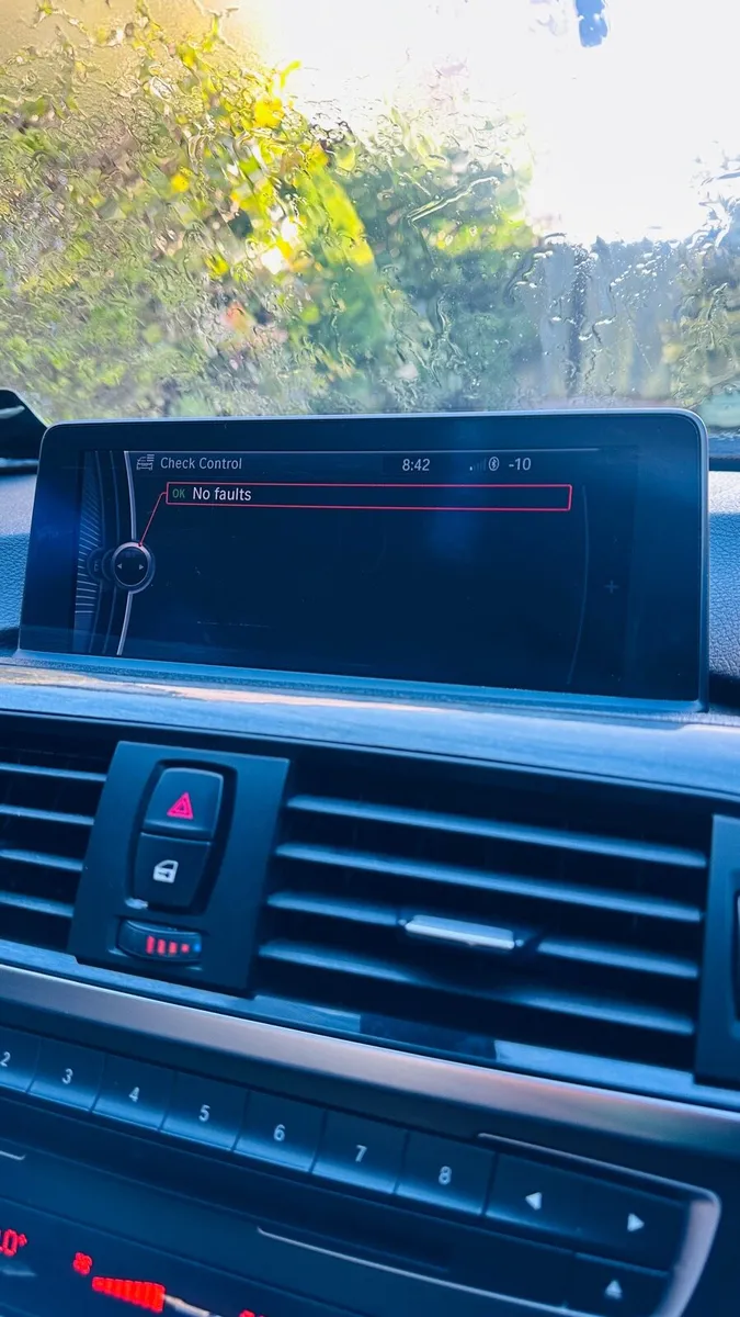 BMW 320d F30 – 2012 – Manual – Luxury Line - Image 3