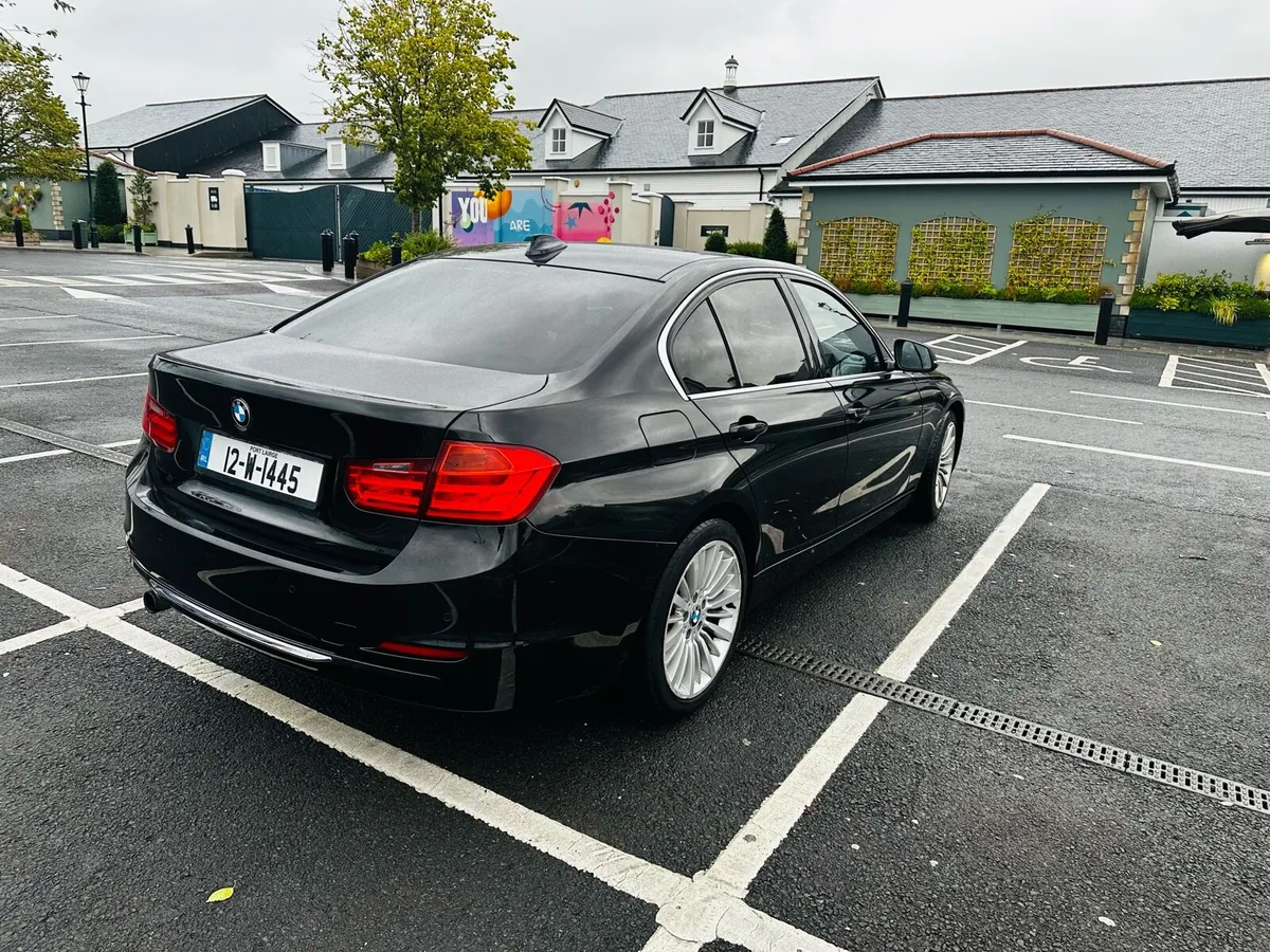 BMW 320d F30 – 2012 – Manual – Luxury Line - Image 4