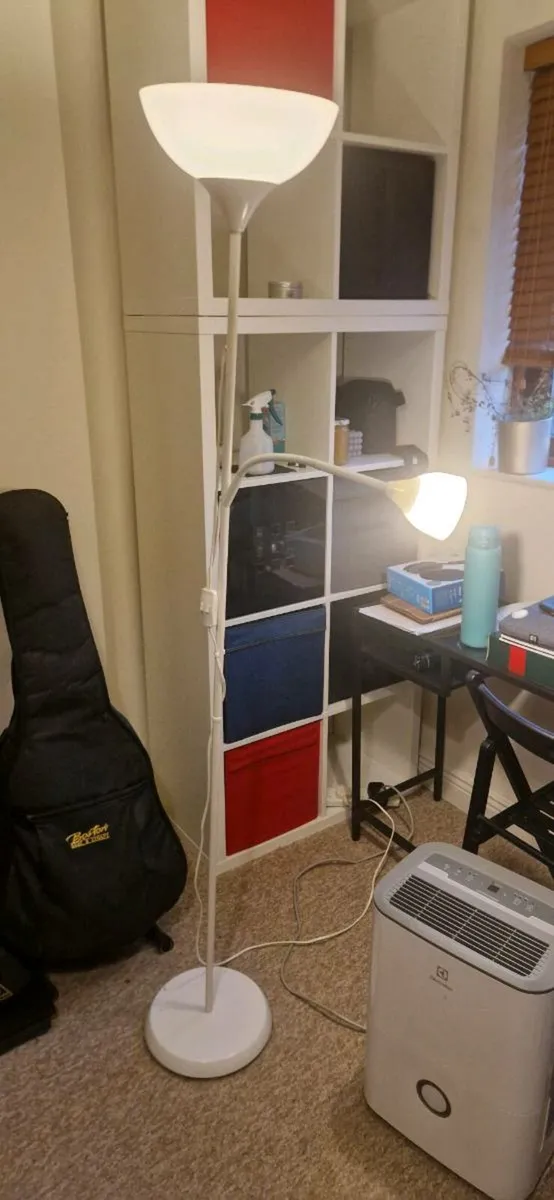 Assortment of furniture - Image 3