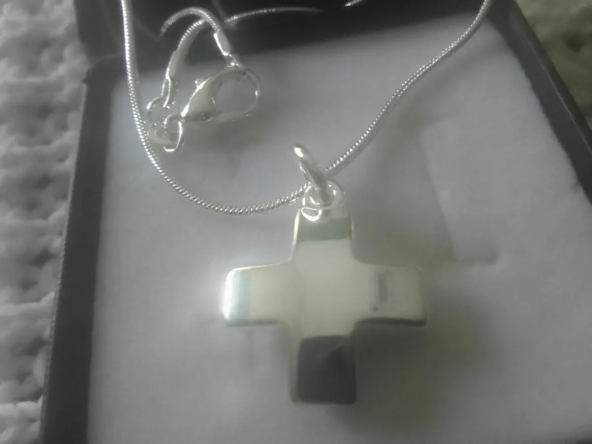 STERLING Silver chunky cross pendant new 18" - Image 4
