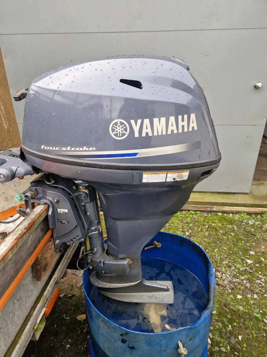25 hpYamaha outboard 4stroke - Image 4