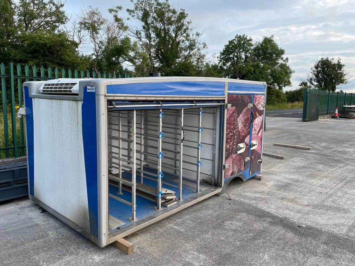 Refrigerated truck box - Image 1