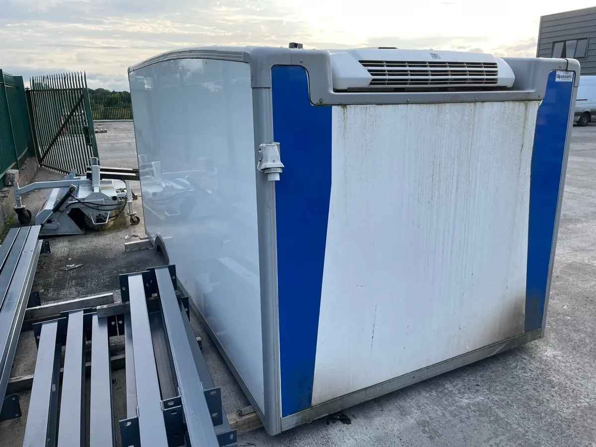Refrigerated truck box - Image 4