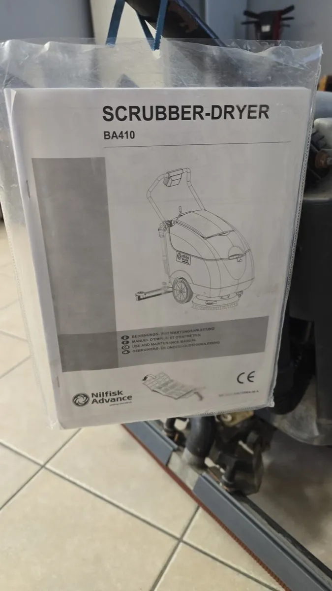 Nilfisk professional floor cleaner - Image 3